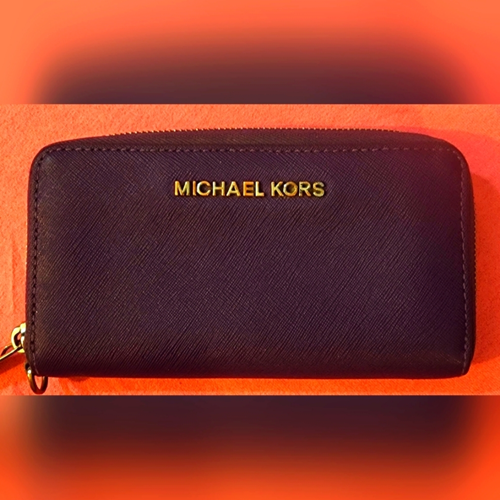 Kors wallet